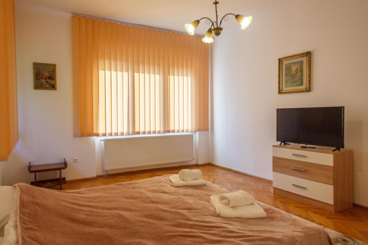 Barok Appart Braşov Extérieur photo
